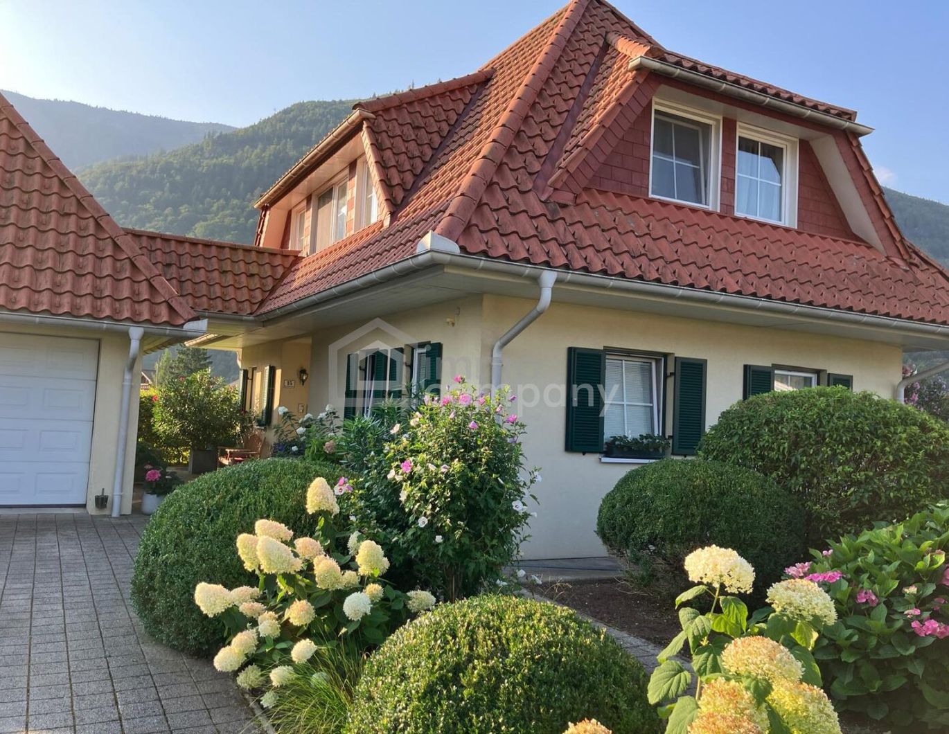 Neuwertiges, wunderschönes Landhaus in Ebensee, nur 300Meter zum Traunsee.
