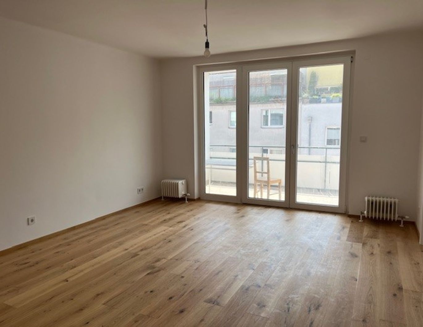 Generalsanierte 4 Zimmerwohnung mit Loggia