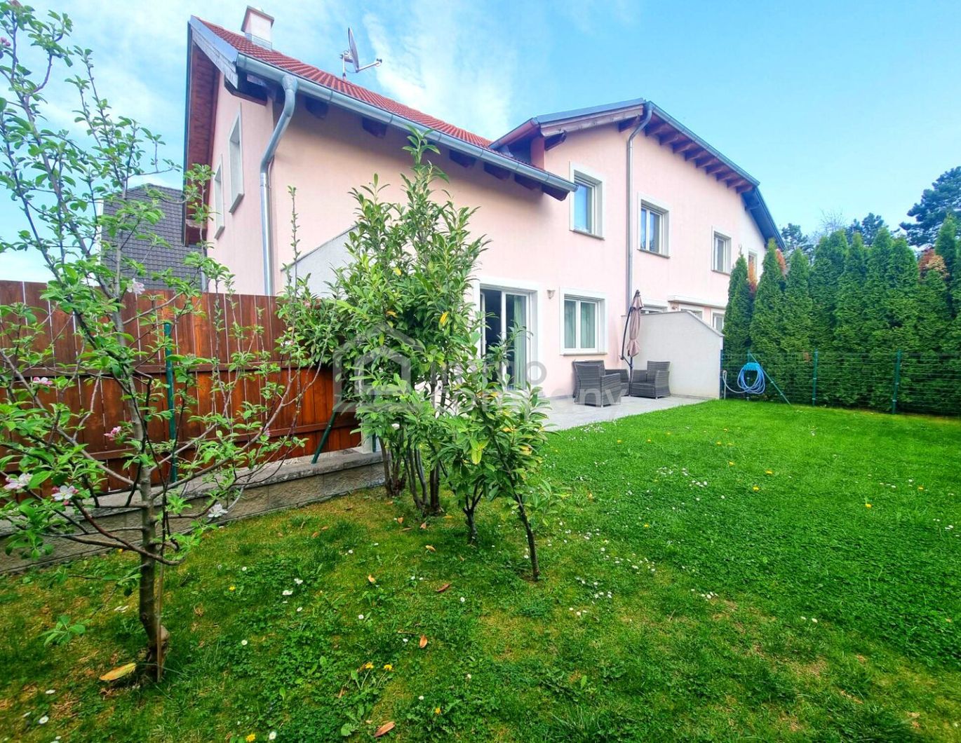NEUWERTIGES ECKREIHENHAUS!!! mit Terrasse, Garten und eigenem Stellplatz in Steinabrückl