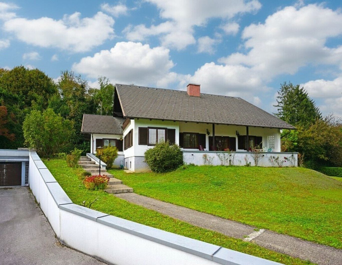 Premiumlage im Wienerwald! Idyllisch gelegenes Landhaus mit Wellnessbereich und Panoramablick