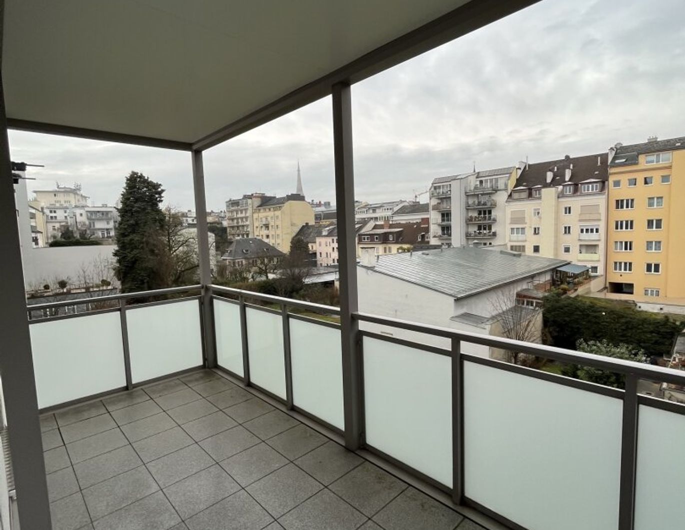 Stilvolle 3-Zi-Wohnung mit Balkon im Linzer Zentrum