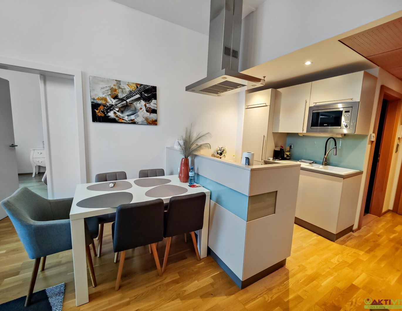 Luxuriöse Wohnung direkt in der Thermen Hotelanlage, SPA & Wellness und Stellplatz inkludiert.