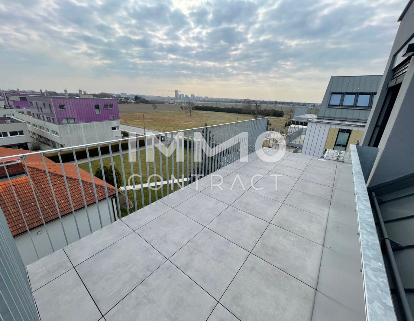 2 Dachterrassen & 2 Monate mietfrei - 3-Zimmer-DG-Wohnung mit Kühlung