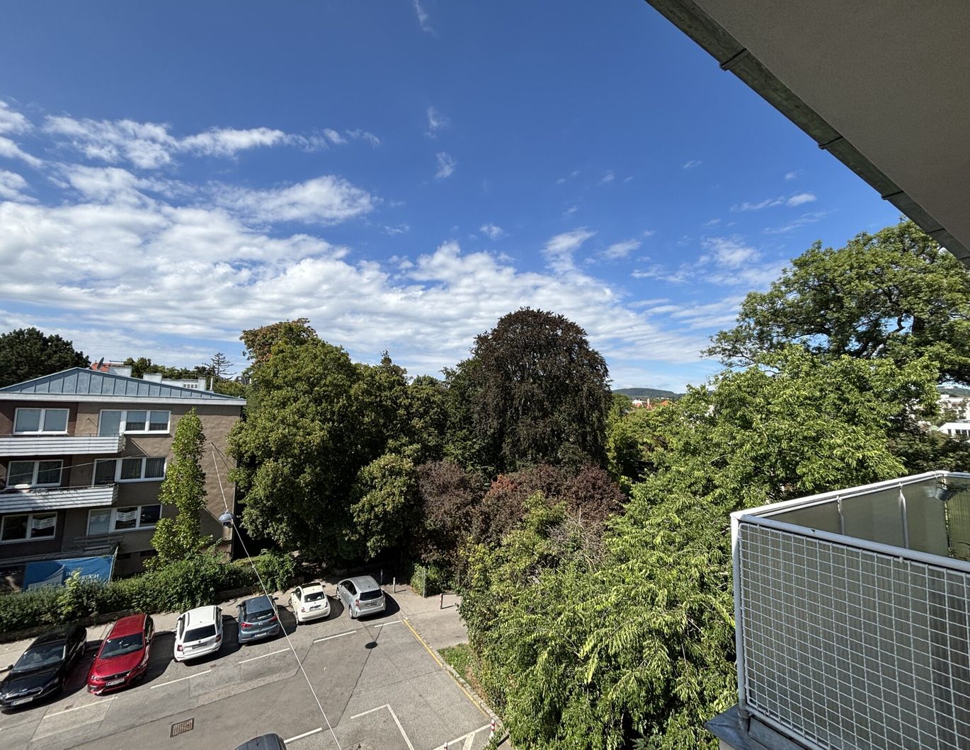 Barrierefreie Balkonwohnung mit Parkblick!!