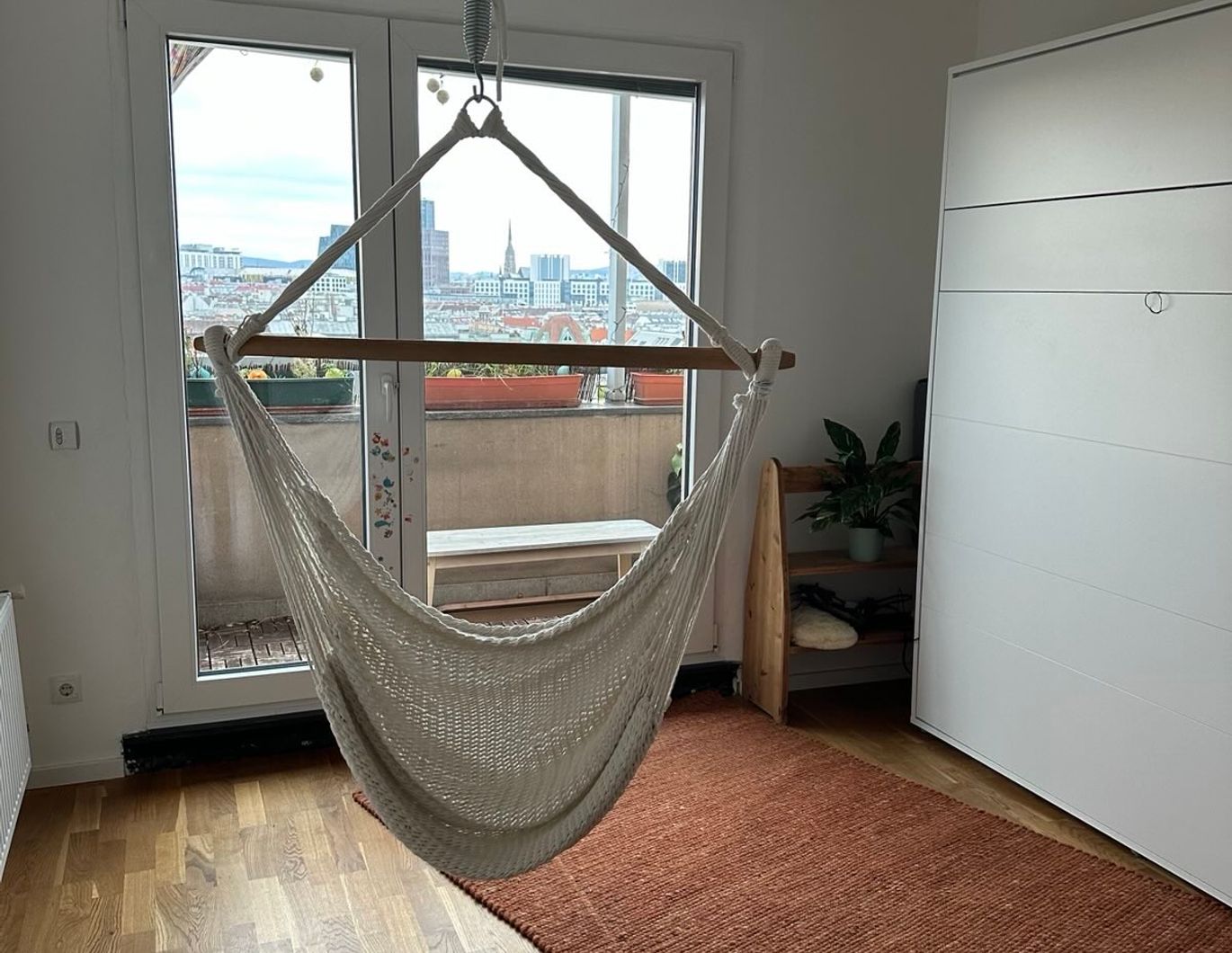 ZWISCHENMIETE Mai/Juni 2026 Wunderschöne Dachgeschoss Wohnung direkt am Prater, ideal für Familien