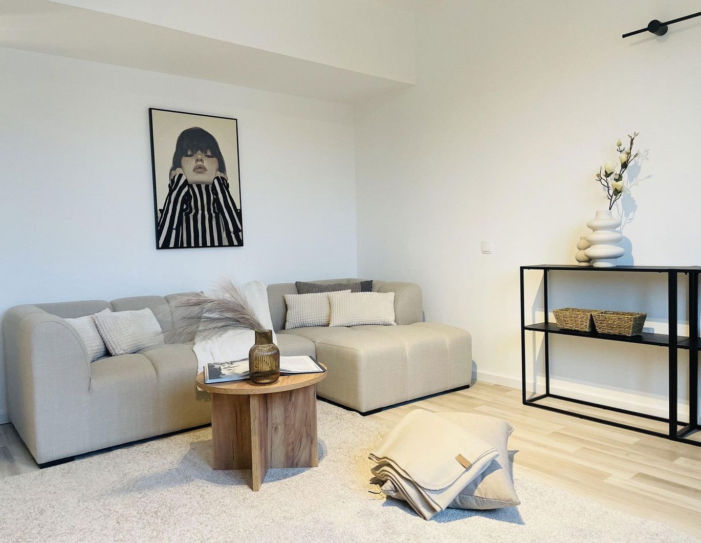 Provisionsfrei: Modernisierte 2-Zimmer-Wohnung mit Balkon