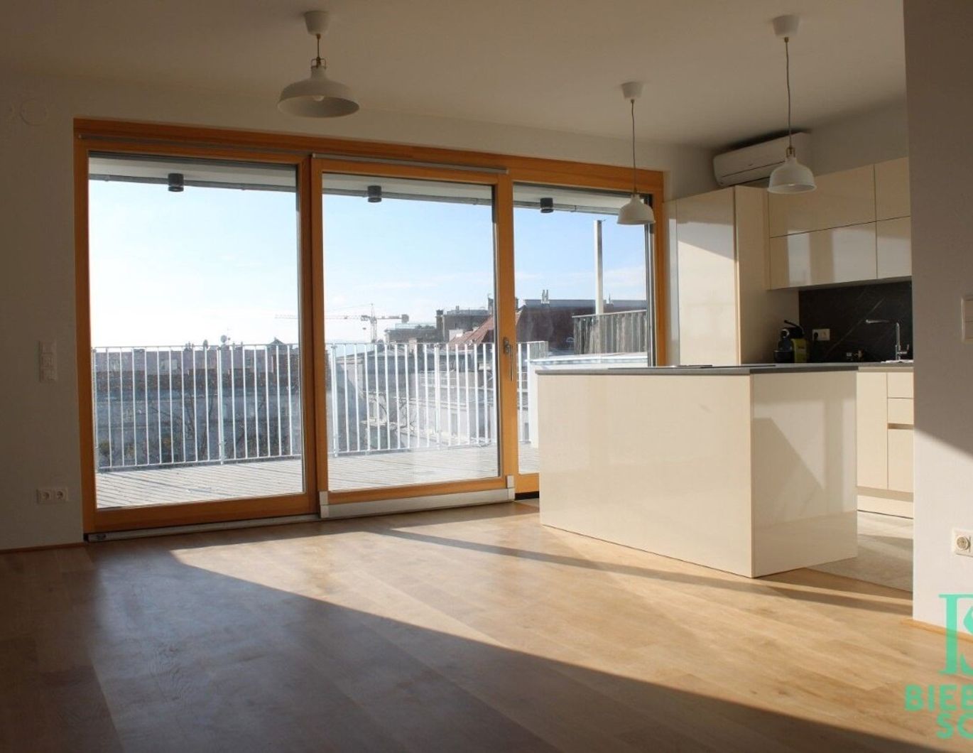 Elegant und exklusiv! Dachgeschosswohnung mit Balkon und Terrassen - mit Blick über Wien!
