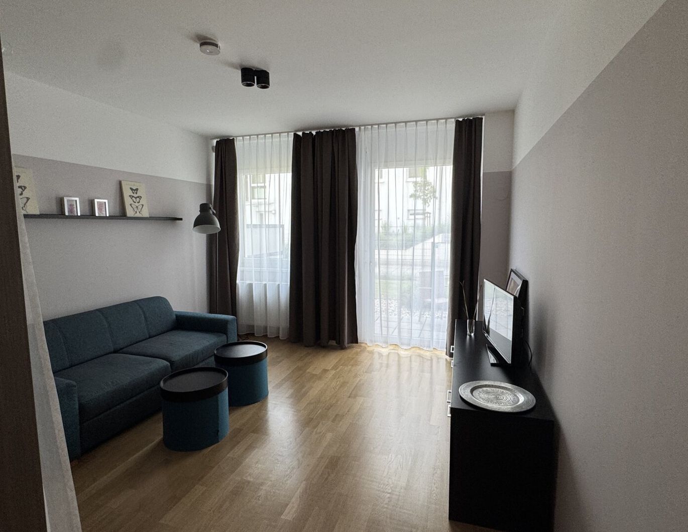 Wohnung mit Concierge, Pool, Fitness - voll möbliert
