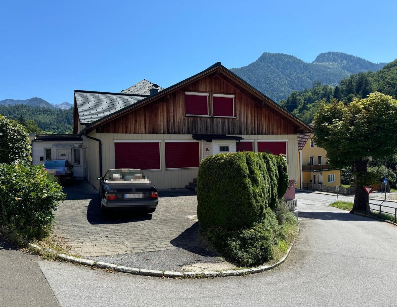 Wohn- und Geschäftshaus mit 3 Wohnungen und Geschäftlokal, in zentraler Lage!