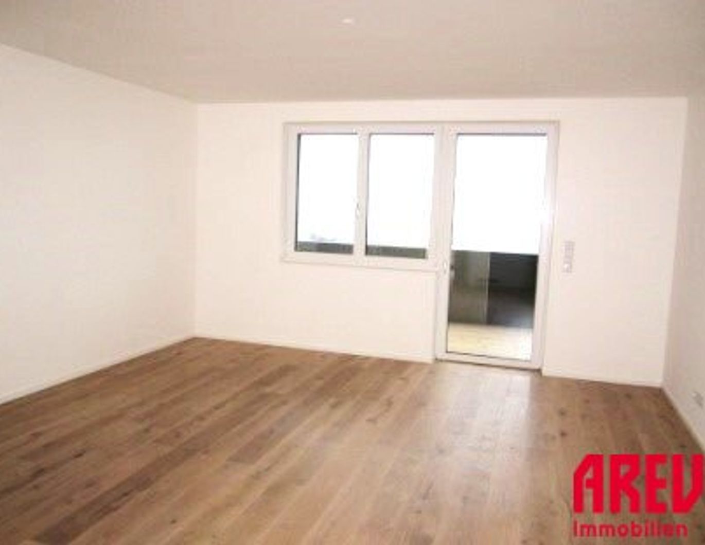 WOHNEN IM GRÜNEN - 2 ZIMMERWOHNUNG MIT LOGGIA - TOP 14