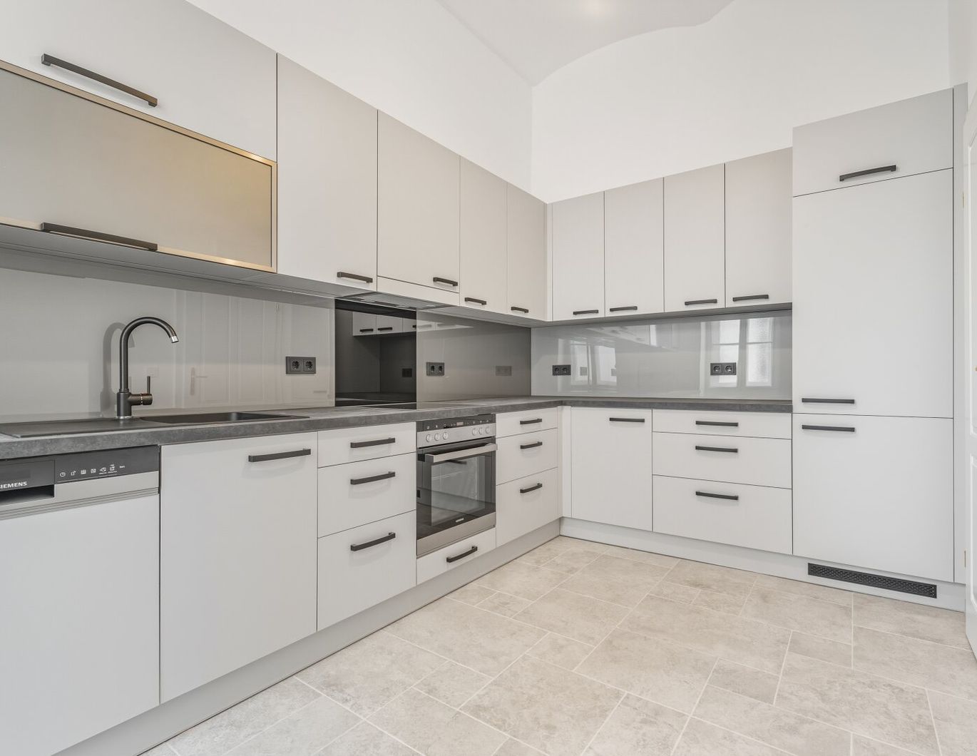 Zwischen Tradition & Moderne - Ihr neues Zuhause im Stilaltbau mit DG-Ausbau