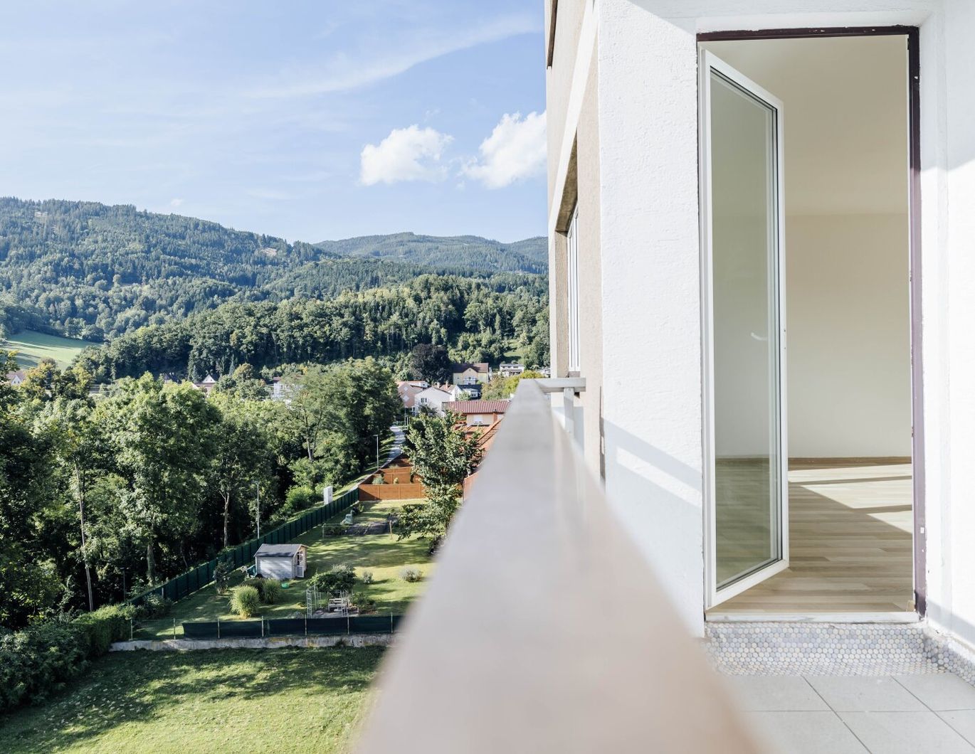 PROVISIONSFREI I 2x LOGGIEN I 5 ZIMMER I FAMILIENWOHNUNG I LIFT I SEPARATE KÜCHE I TRAUMHAFTER AUSBLICK I LEOBEN I AB SOFORT I PROJEKT WOHNEN I