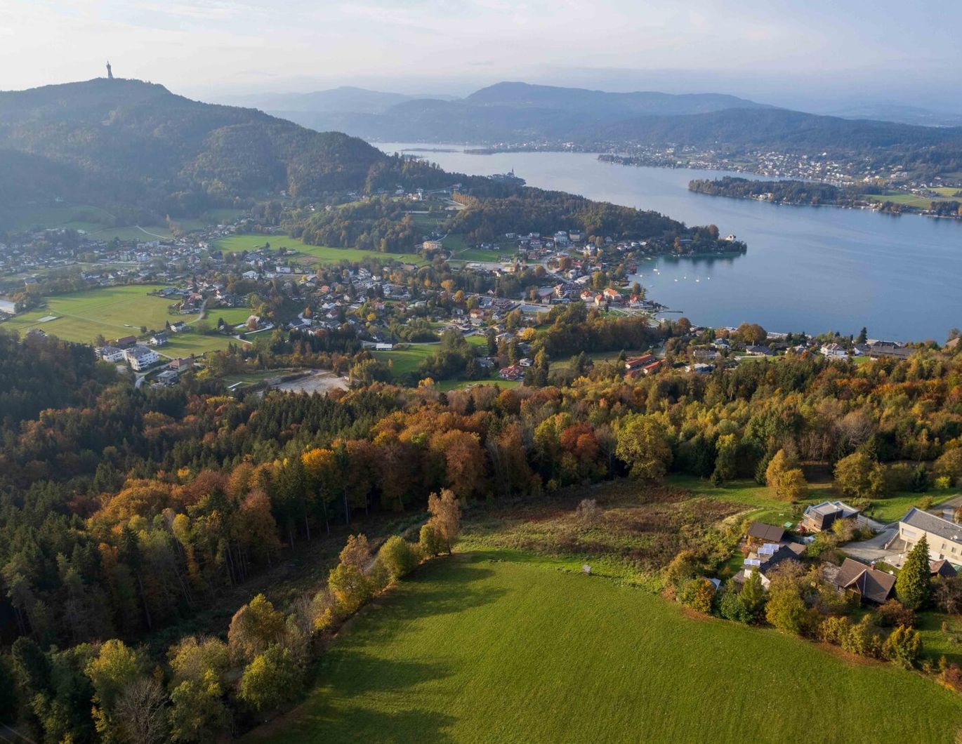 Landhaus über dem Wörthersee-Südufer