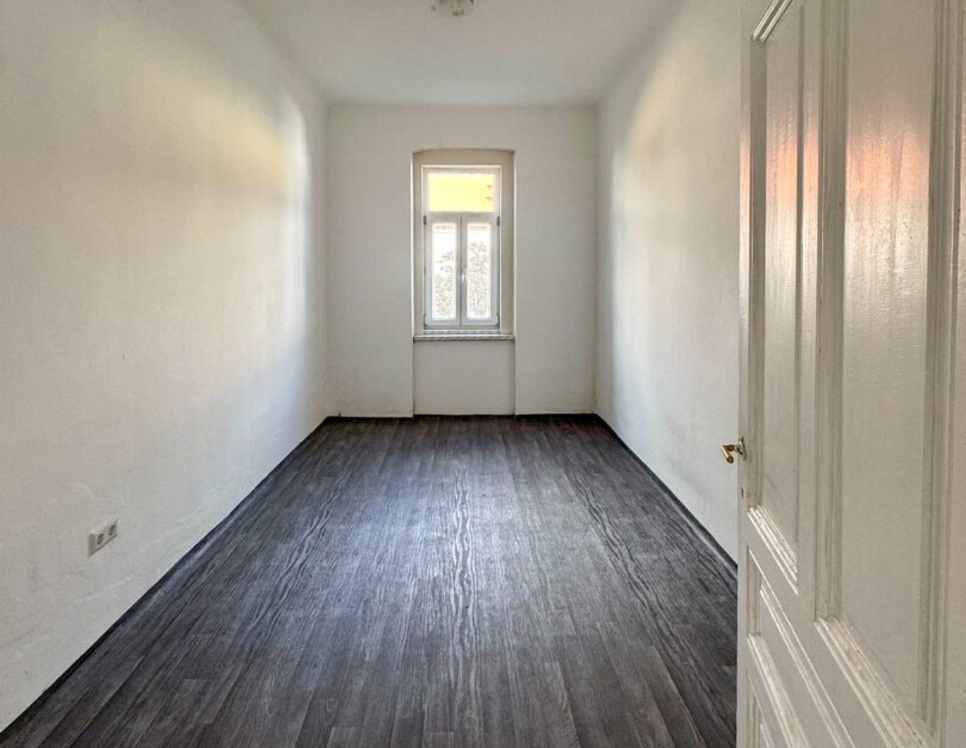 LEER I 2 Zimmer I Bahn I Klosterneuburger str. I SANIERUNGSBEDÜRFTIG