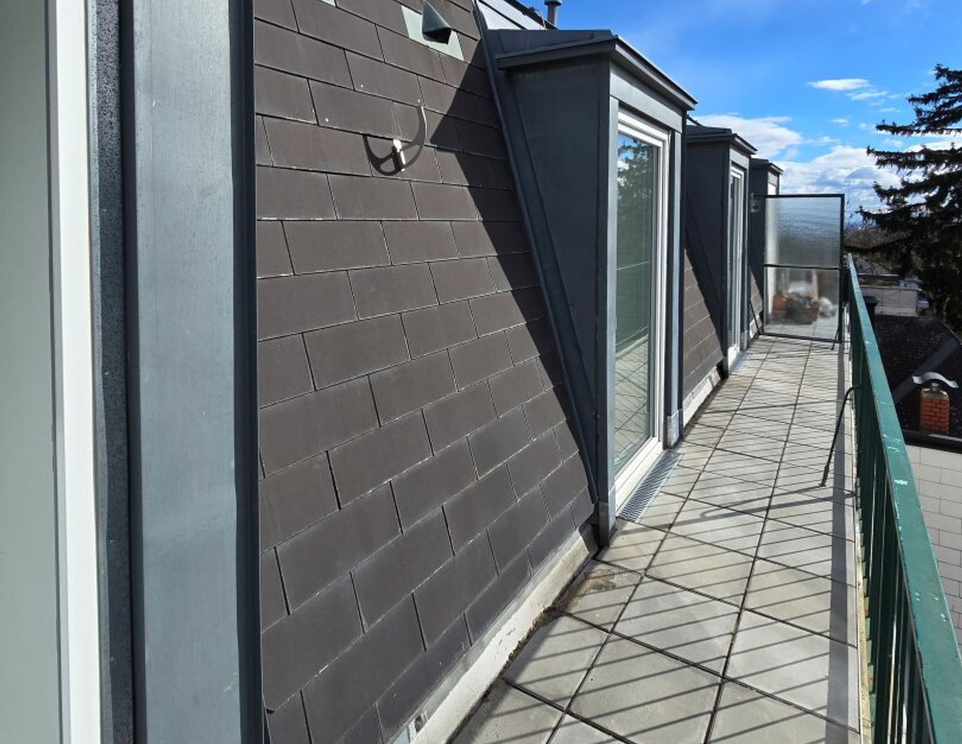 SÜD-WEST TERRASSE I NEUWERTIGE KÜCHE I Dachgeschosswohnung I Sieveringer Str.