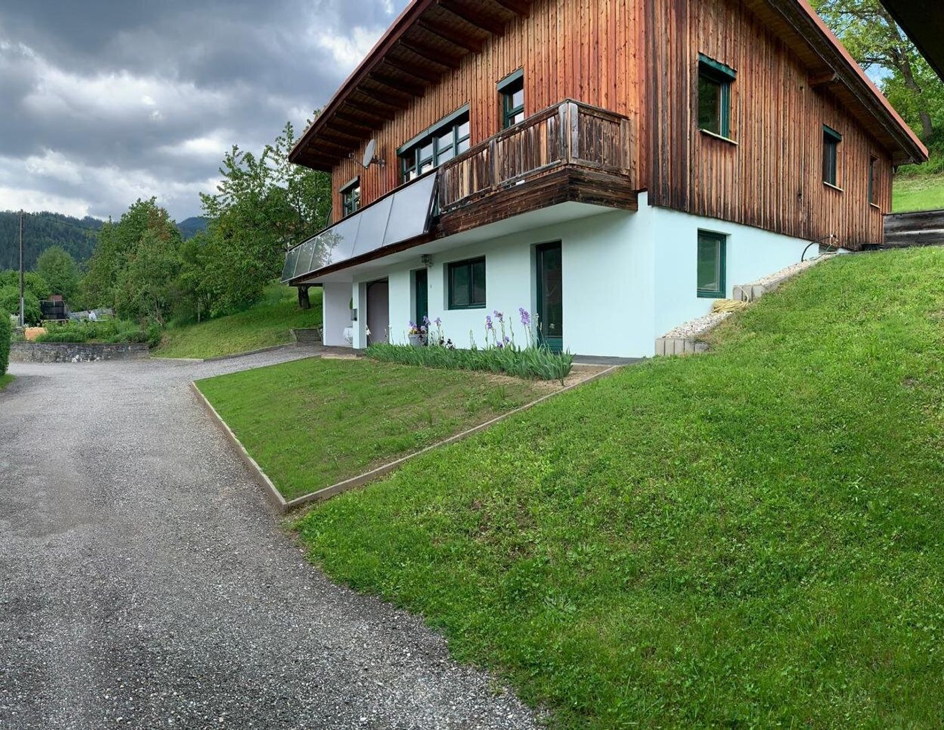 Thoma Holz 100 Haus mit Hanfdämmung und Lehmputz Wohnen - Gesundheit - Arbeiten - Leben