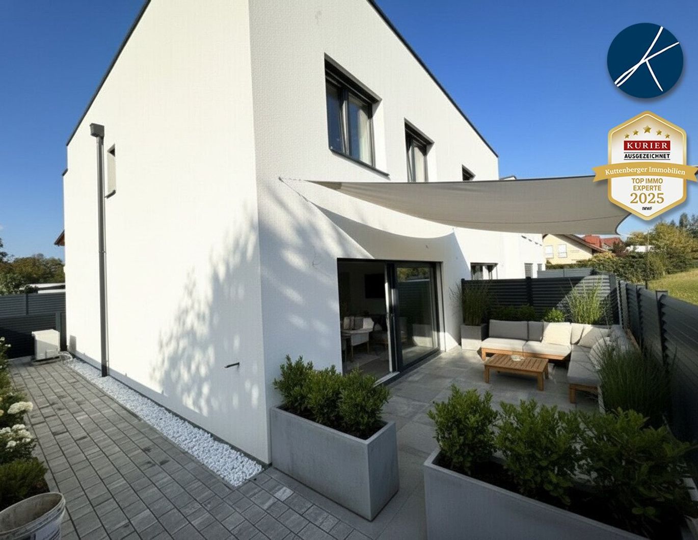 Erstbezug! Moderne Doppelhaushälften mit großen Terrassen & Top Ausstattung!