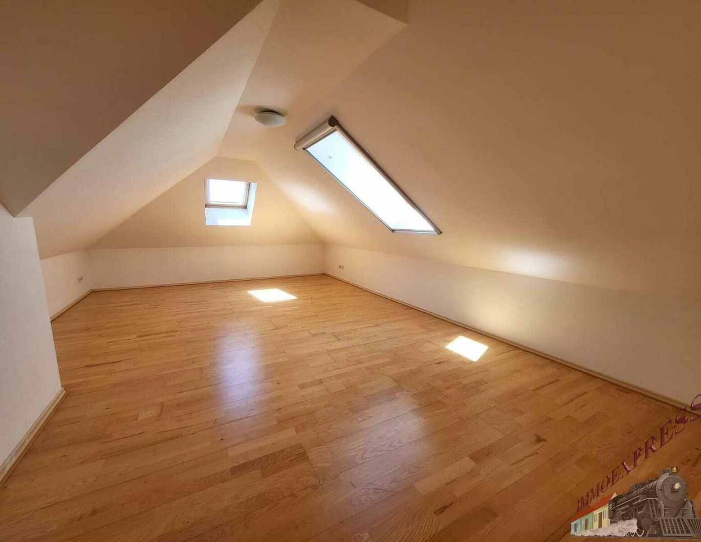 Miete inkl. Heiz-u. Warmwasser im Dachgeschoß, nähe Ebreichsdorf u. Eisenstadt !