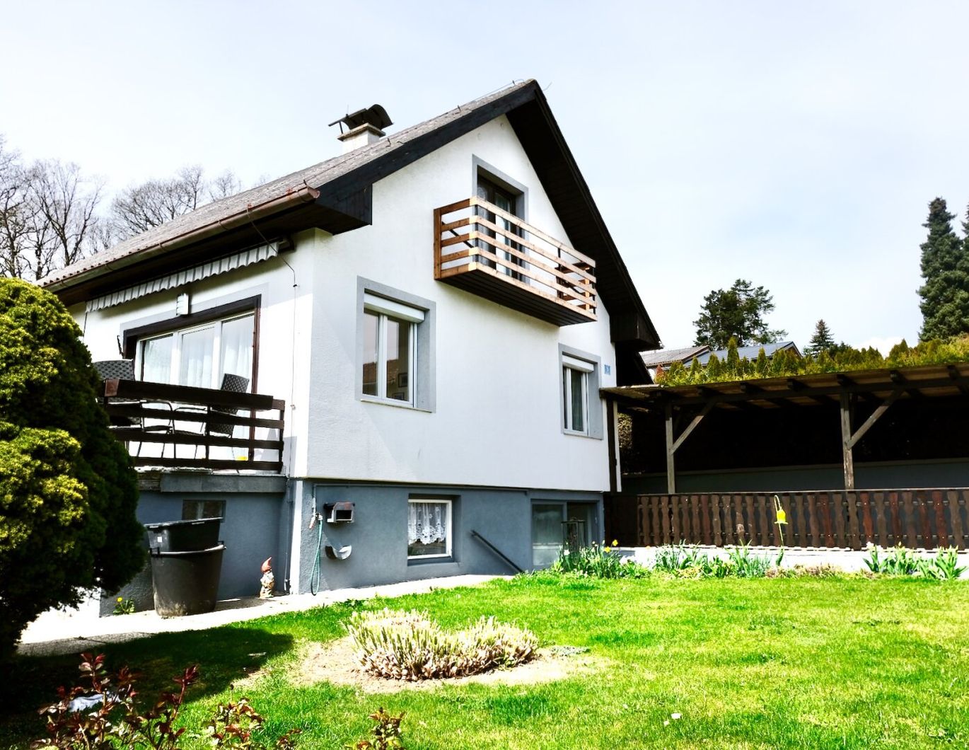 Gepflegtes Einfamilienhaus mit wundervollem Garten
