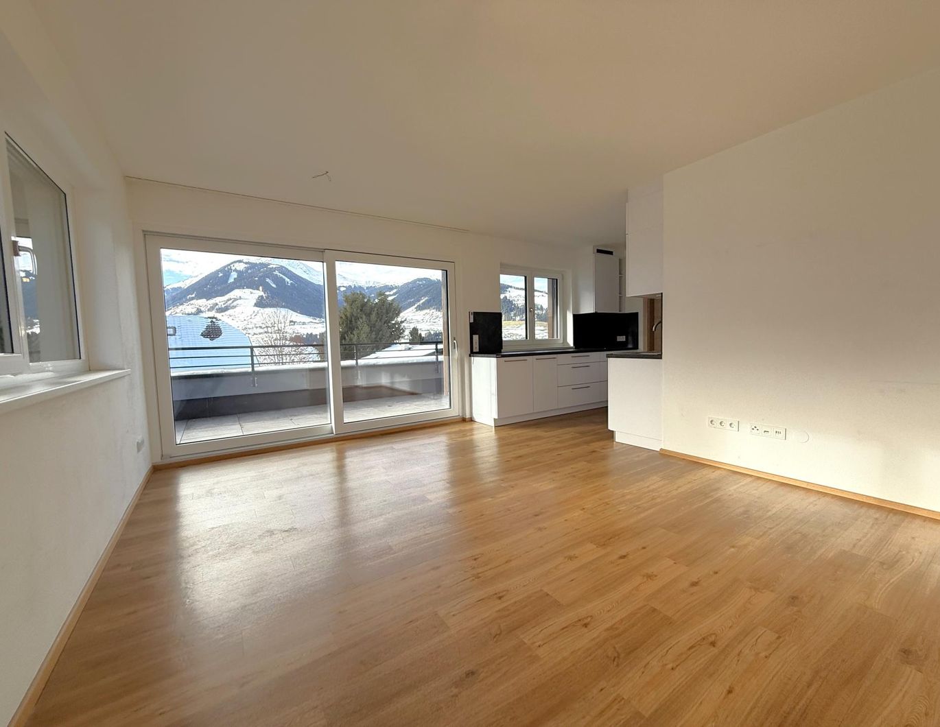Exklusive Penthouse Wohnung mit Panorama-Terrasse in Grinzens