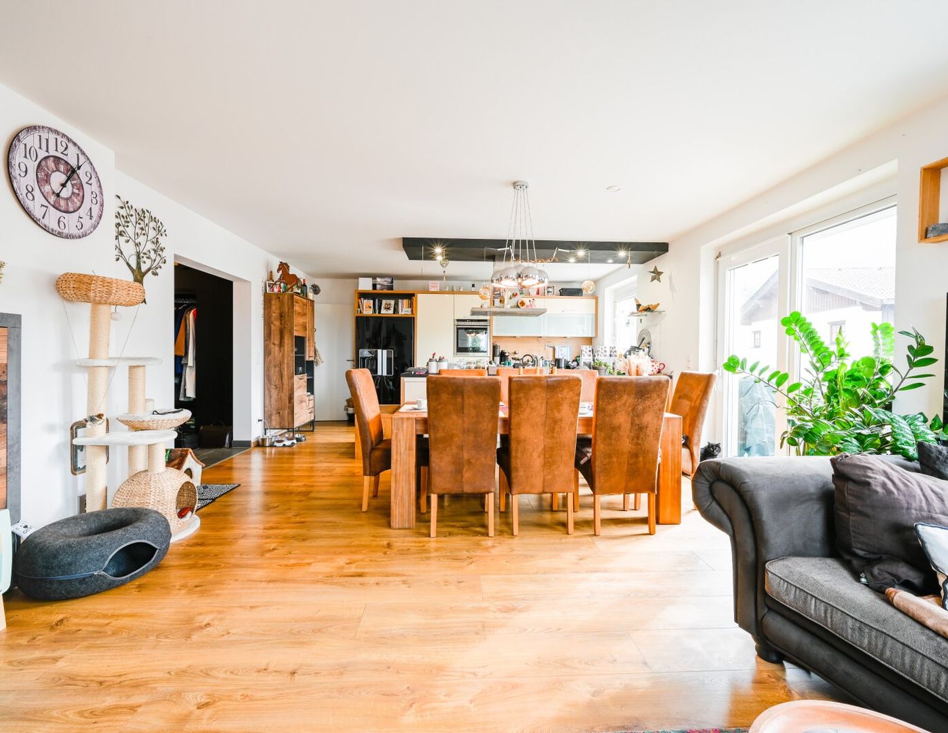 Moderne und großzügige 3-Zimmer-Eigentumswohnung mit 99 m² in sonniger Panoramalage in Bad Häring