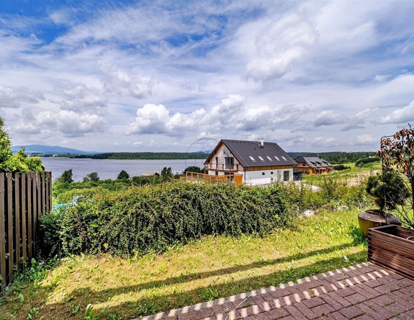 Premium-Apartment 1-Zimmer mit Terrasse und Panoramablick auf den weiten Lipno-See