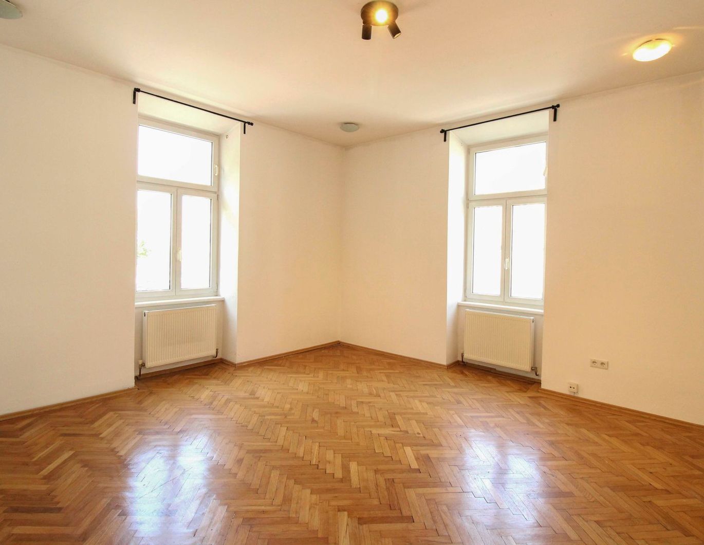 Zentral, charmant, bezugsfrei: Gepflegte 3-Zimmer-Wohnung nahe Hernalser Hauptstraße