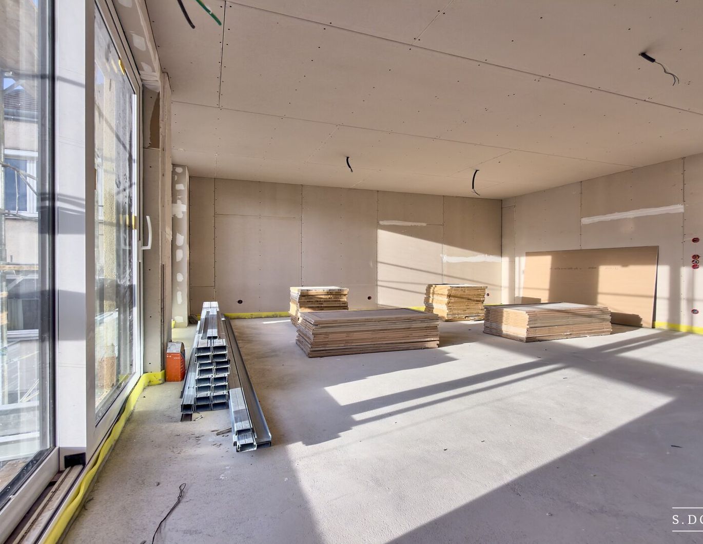 NEU! • SIEBENBRUNNENPLATZ • ERSTBEZUG • EXKLUSIVE 3-4 ZIMMER-WOHNUNGEN • BALKON/TERRASSE • KLIMAANLAGE • TOP-AUSSTATTUNG • 1050 WIEN