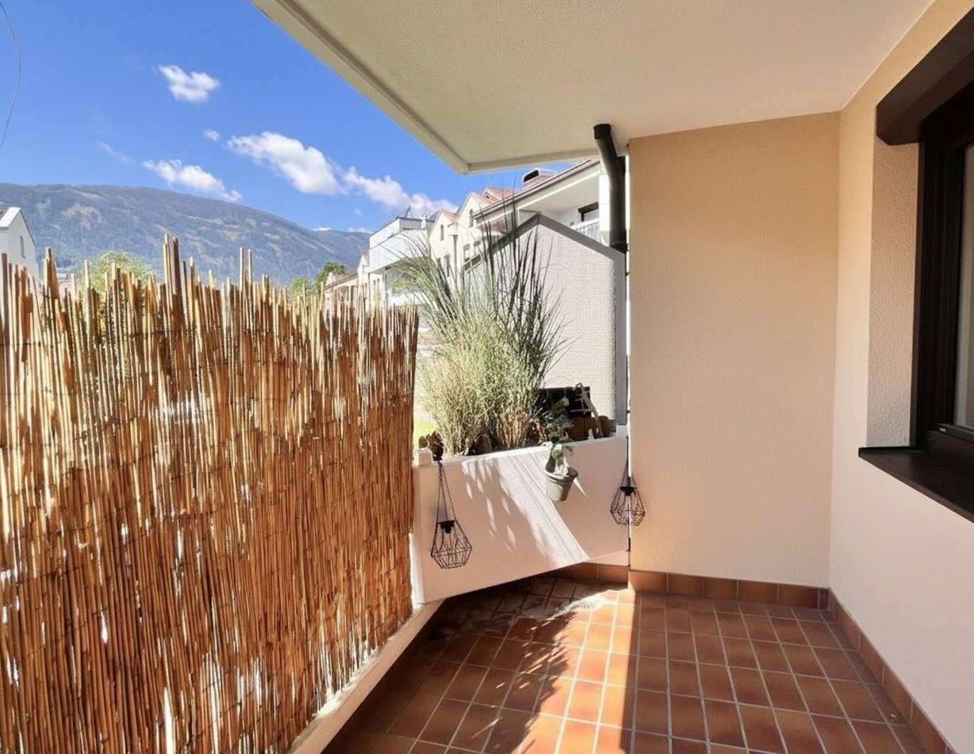 perfekt aufgeteilte 3-Zimmer-Wohnung mit Süd-West-Balkon und Garage in Bestlage von Lienz