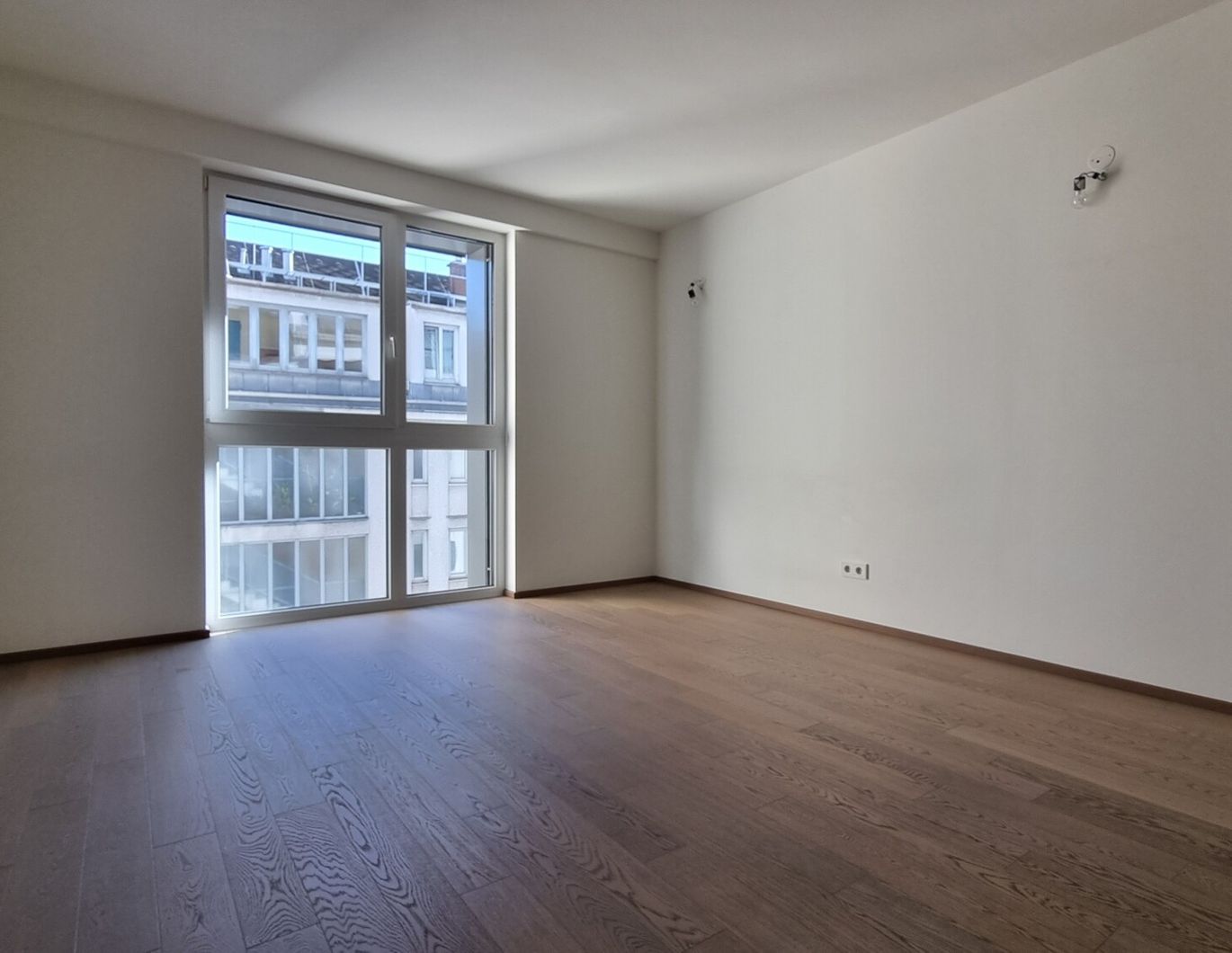 Top Neubauwohnung mitten im 6. Bezirk mit allgemeiner Dachterrasse