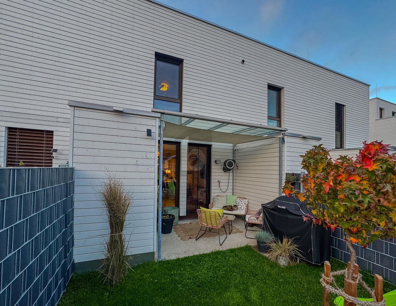 MODERN MIT GARTEN & DACHTERRASSE IN TOP LAGE !