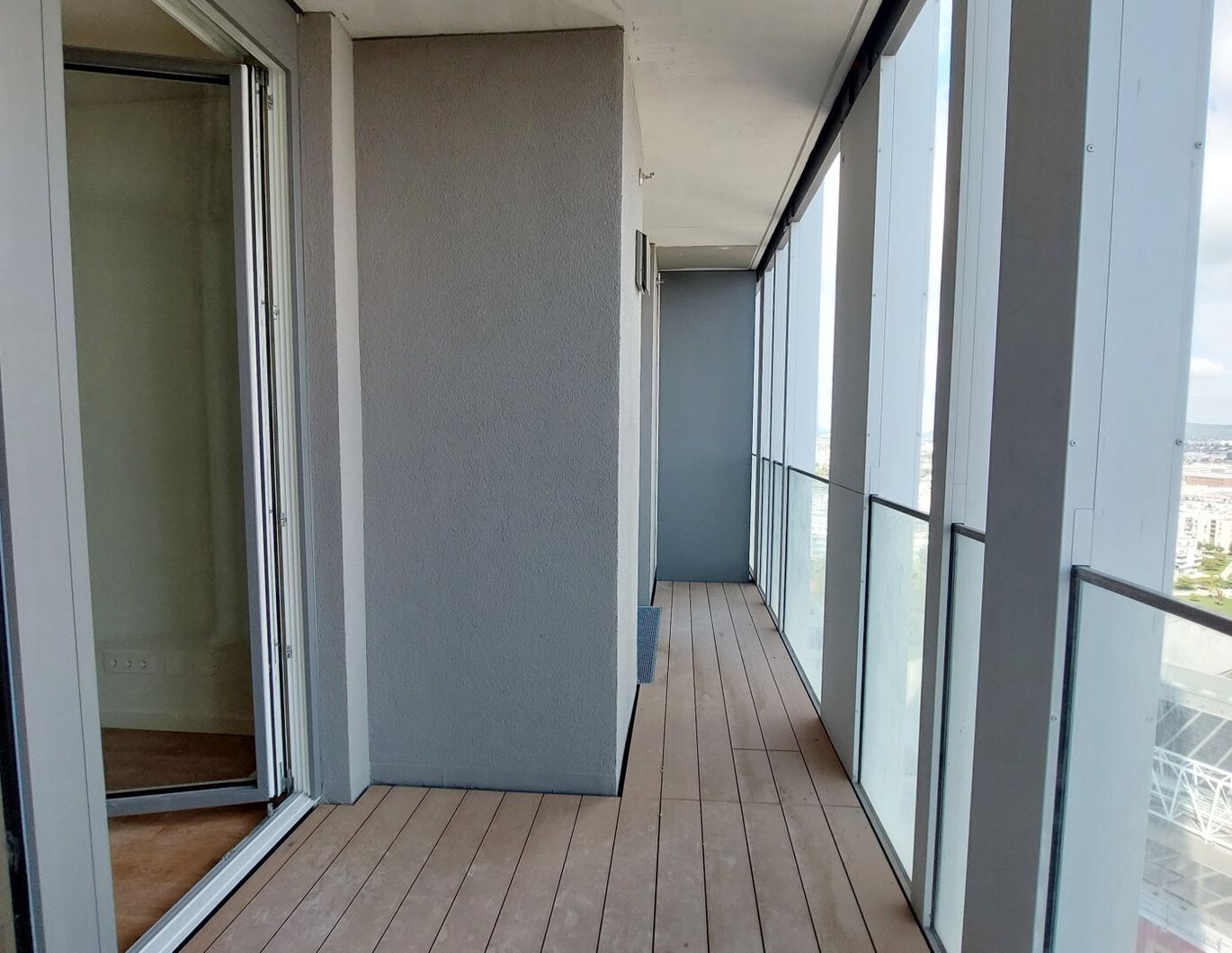 Erstbezug - TOWER HOMES mit Rooftop Pool & Sauna bei U1 Kagran