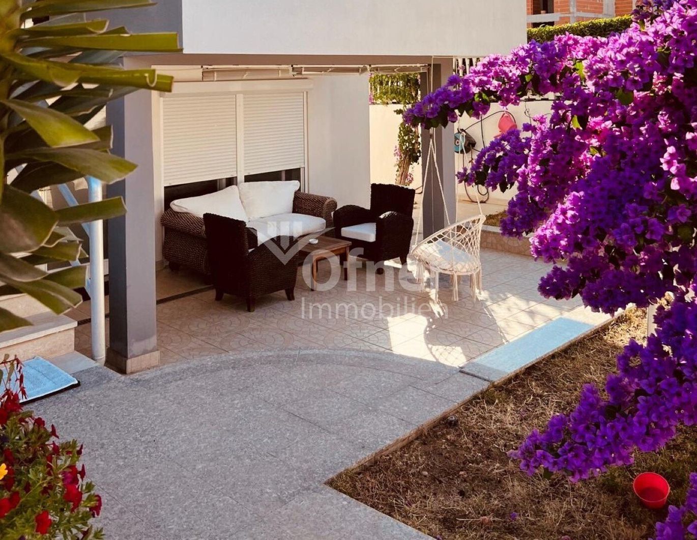 Erdgeschosswohnung in Zadar Diklo mit Garten, 130 m vom Meer