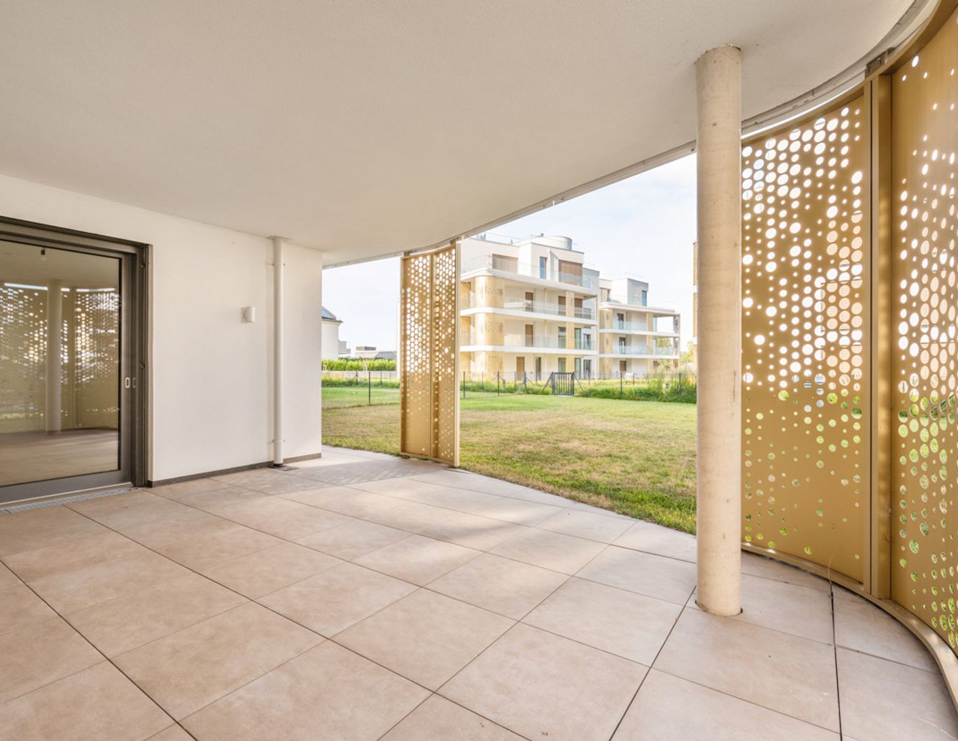 Sonne tanken im über 300m² großen Eigengarten und am privaten Badesteg eine Abkühlung holen!