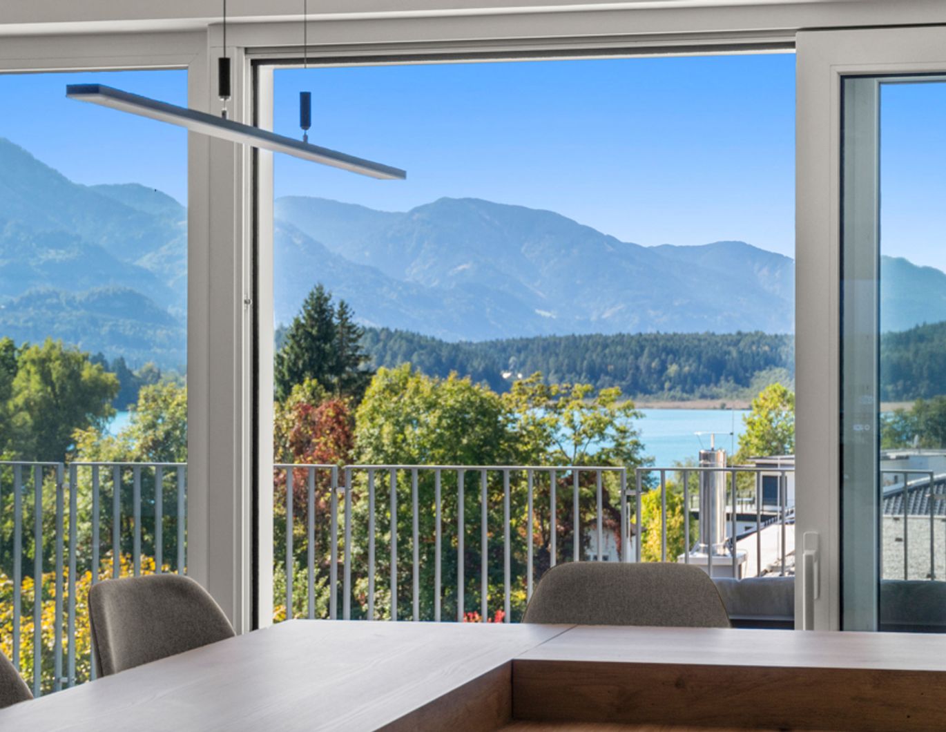 Neuwertiges Seeblick-Penthouse in Seenähe