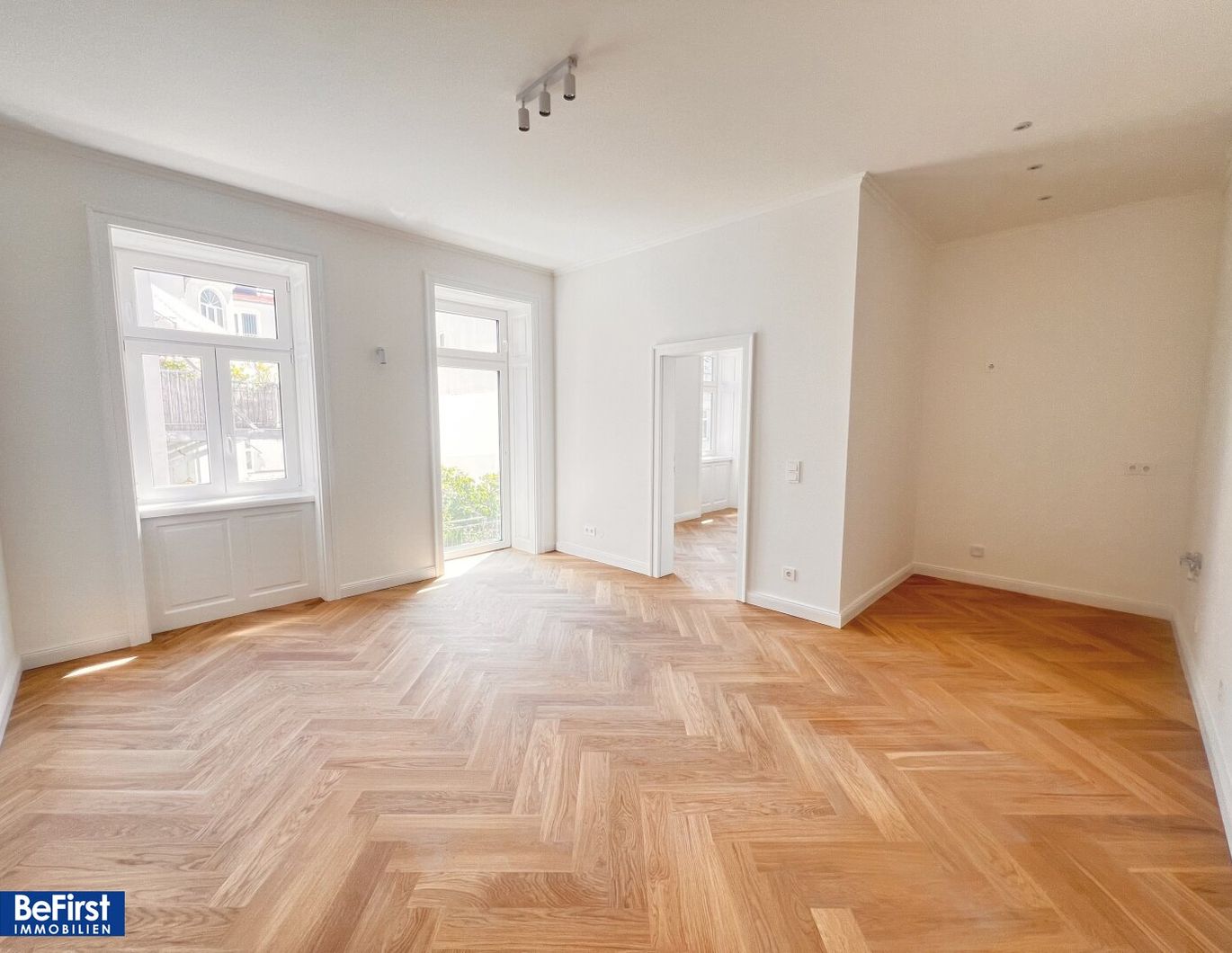 Exklusive top sanierte Terrassenwohnung im sanierten Stilaltbau