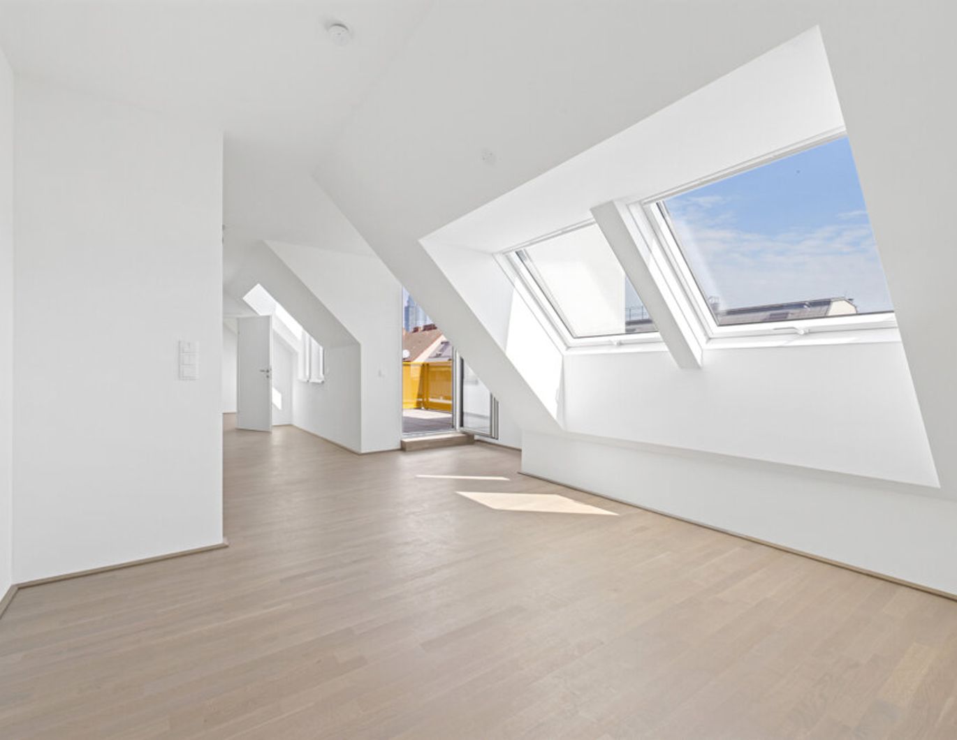 SOLEY - Charmante 2-Zimmer Wohnung mit Balkon - Top 53
