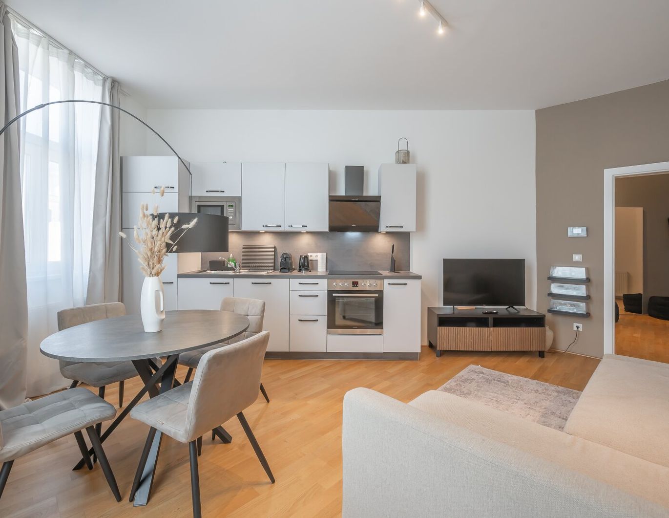 ++1120++ Tolle möblierte 2-Zimmer Altbauwohnung - tolle Lage