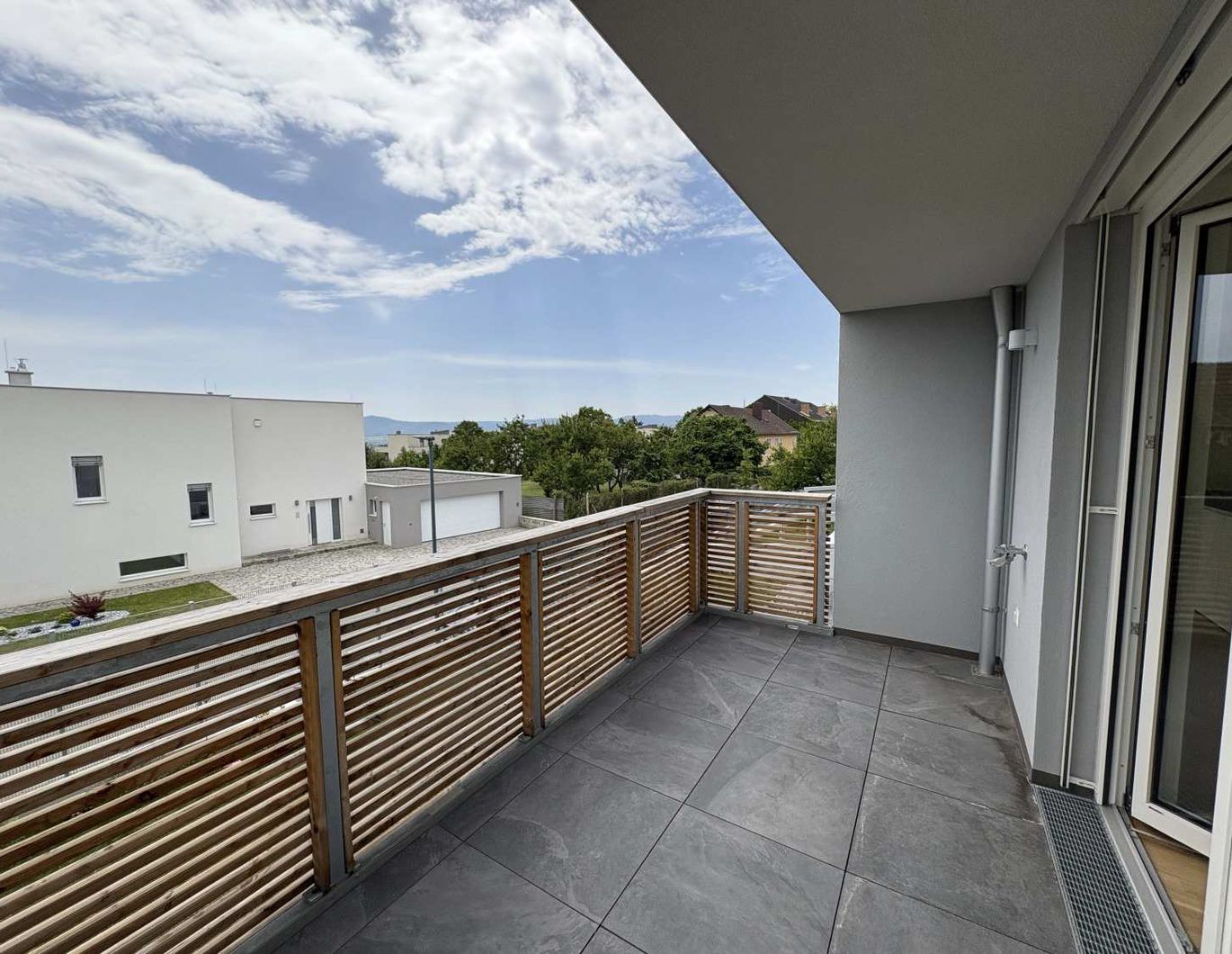 Erstbezug mit Deckenkühlung nahe Altstadt Krems - hochwertige 2 Zimmer Balkonwohnung