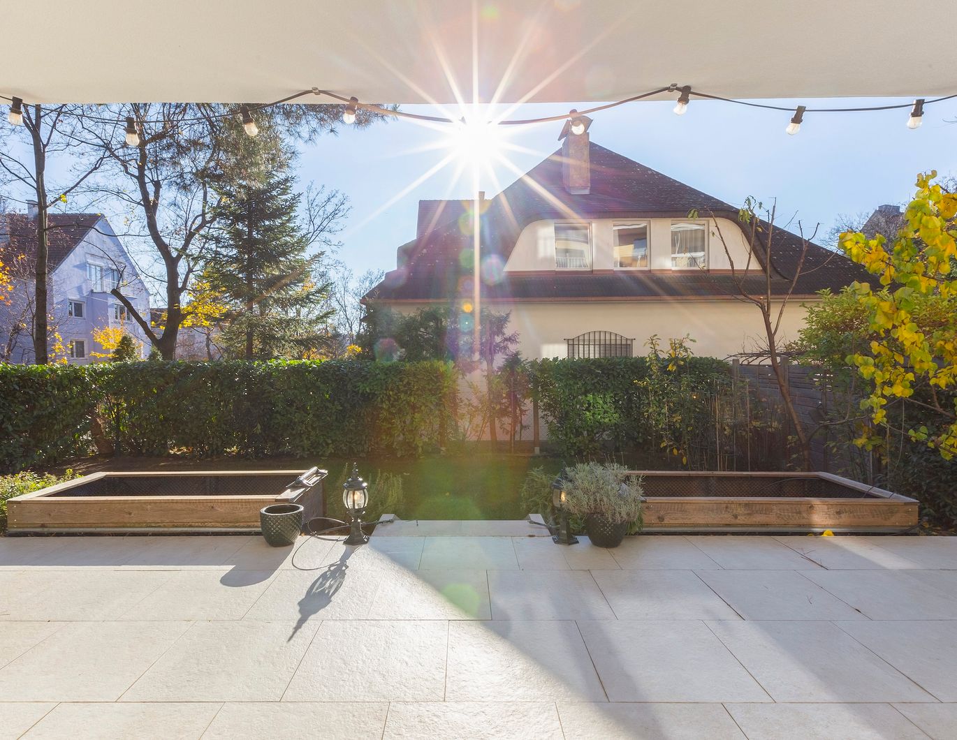 Traumhafte Gartenwohnung mit 230 m² Freifläche - hochwertig saniert & perfekt gelegen