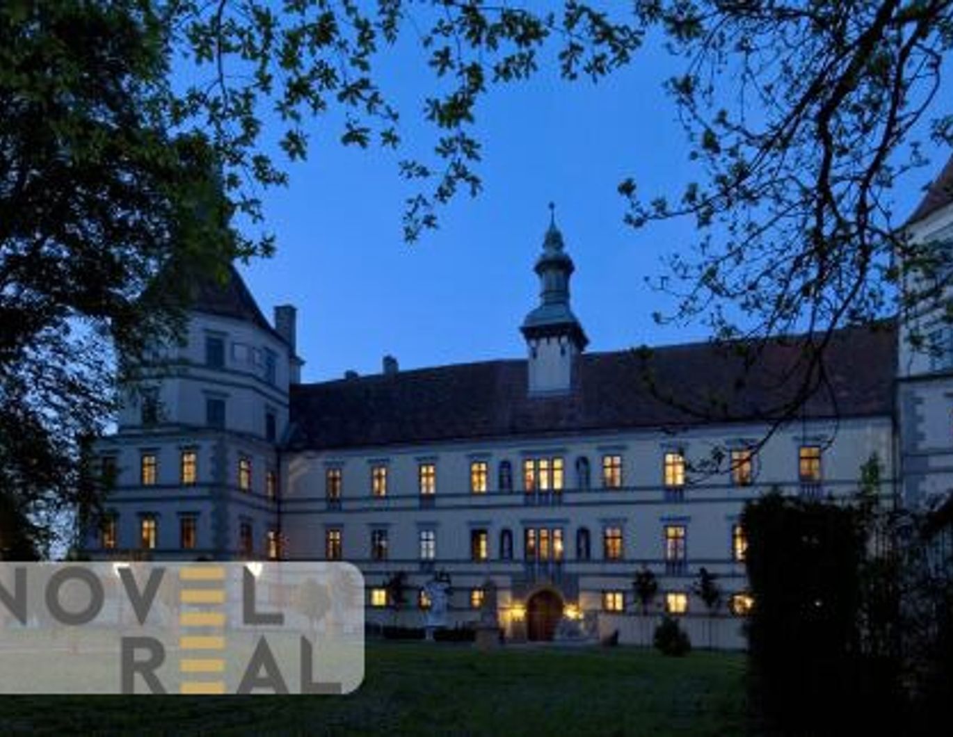 Prächtiges Renaissanceschloss mit traumhaftem Park in malerischer Landschaft
