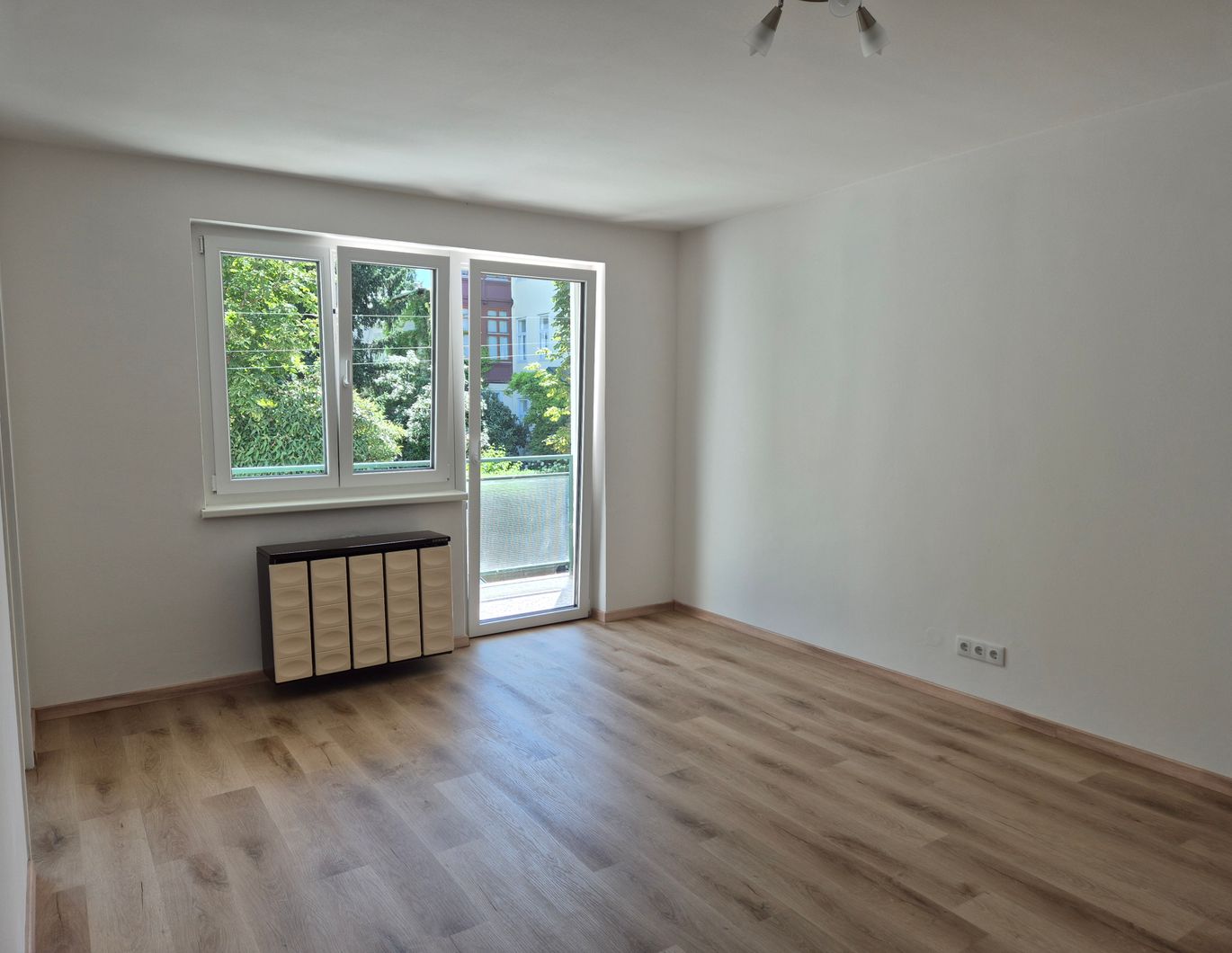 charmante, kleine Wohnung *Erstbezug nach Sanierung* mit Balkon / provisionsfrei