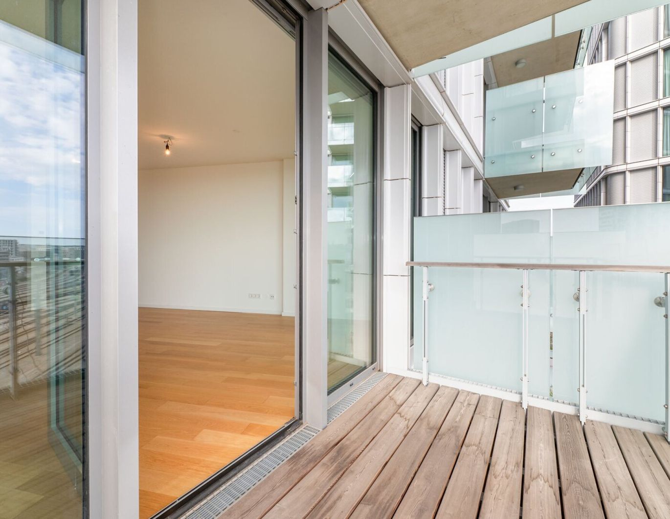 Anleger aufgepasst! Grandiose 2-Zimmer Balkonwohnung neben HBF zu verkaufen!