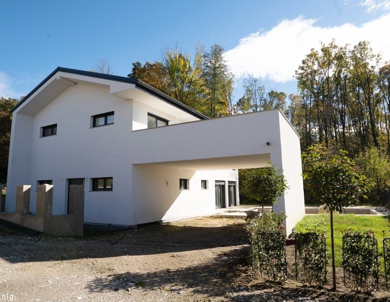 AM WALDRAND ZUHAUSE! Modern, großzügig, in absoluter Ruhe!