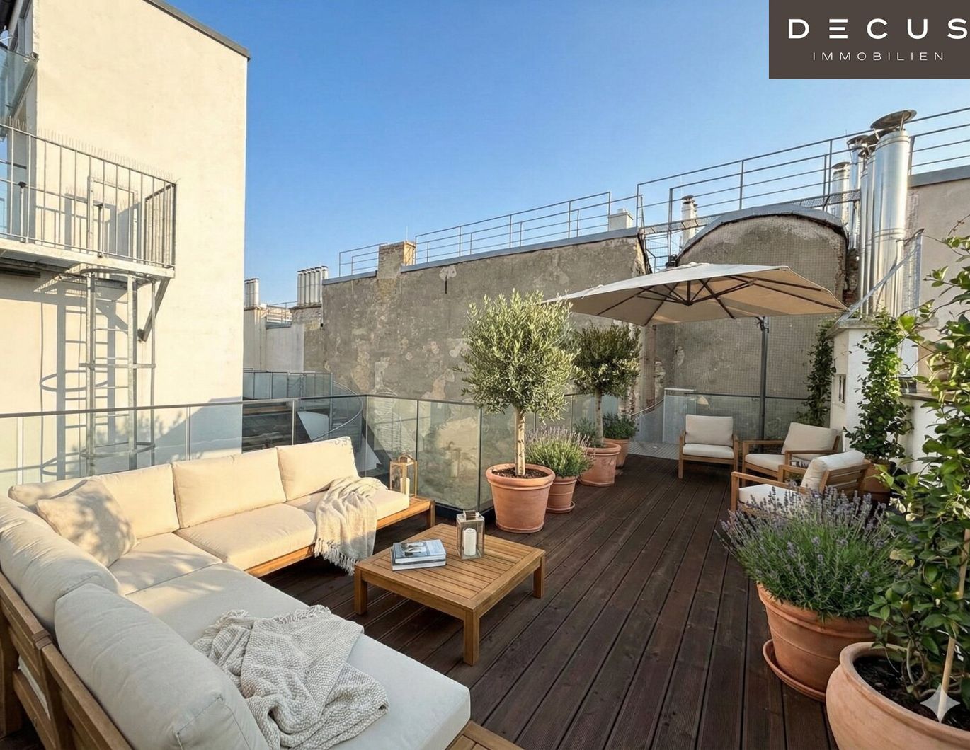 Exklusive 4-Zimmer-Dachgeschossresidenz mit sonniger Terrasse und Weitblick