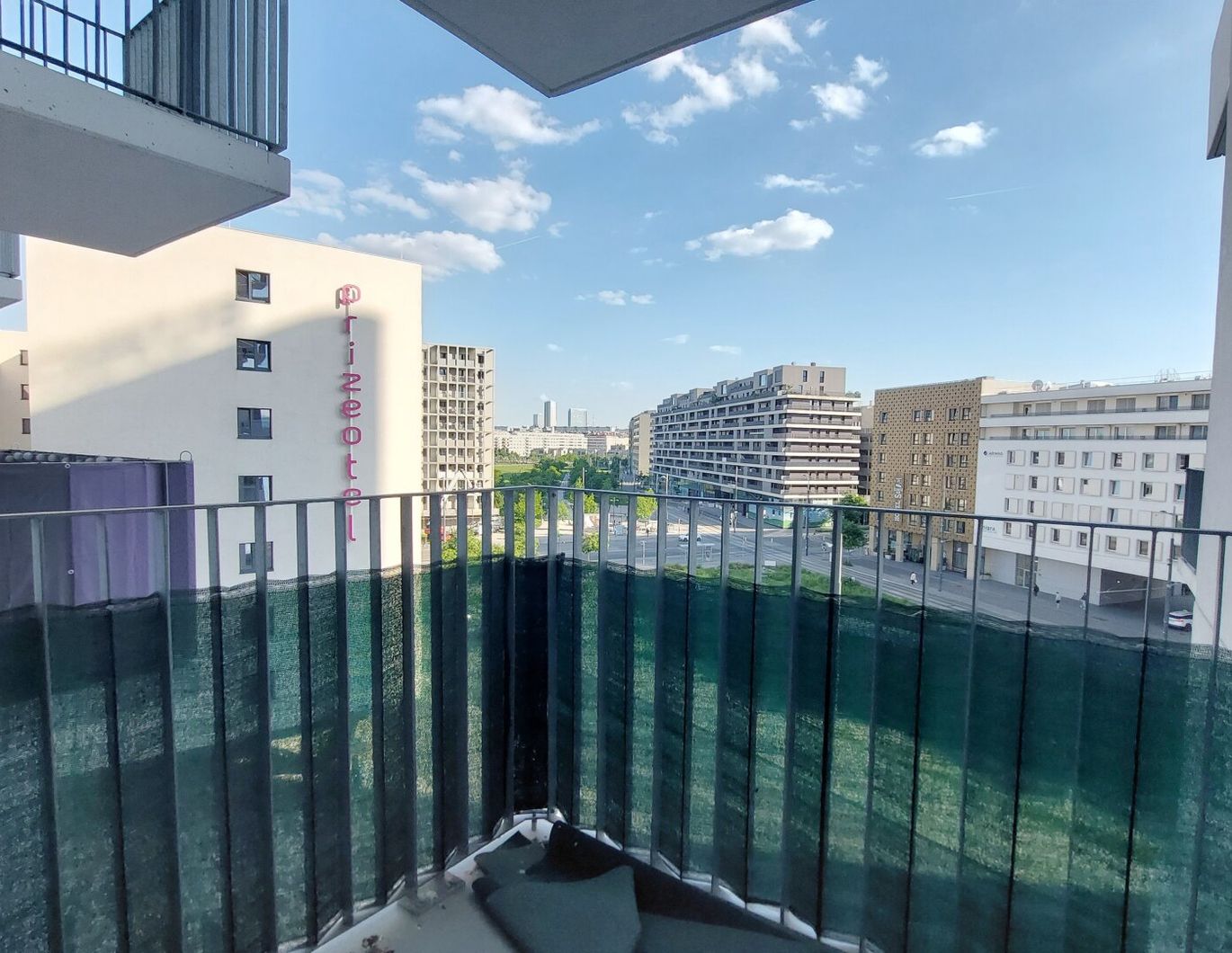 Aussicht über Wien aus dem Metropolitan: 1-Zimmer-Wohntraum