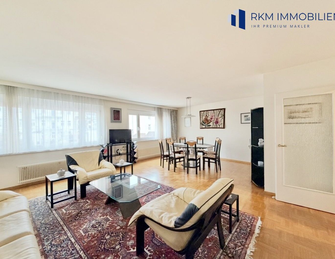 Helle 2-Zimmer-Wohnung mit Balkon & Parkplatz