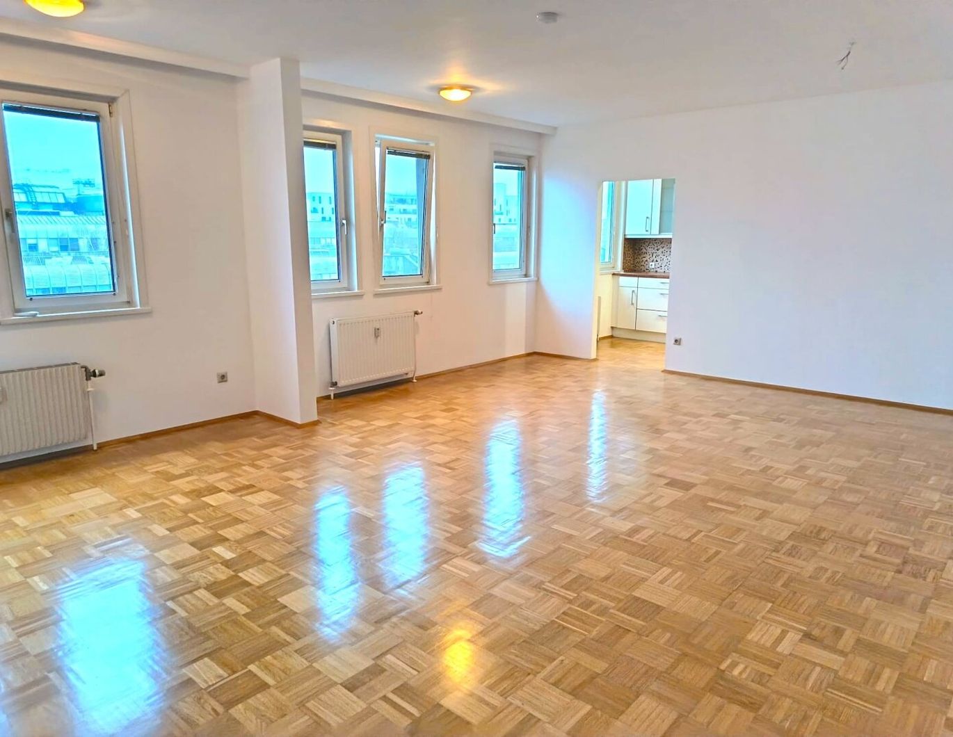 Augasse | 4 Zimmer Wohnung mit Einbauküche und Abstellraum im 6. Liftstock | Gemeinschaftsgarten | Klimaanlage