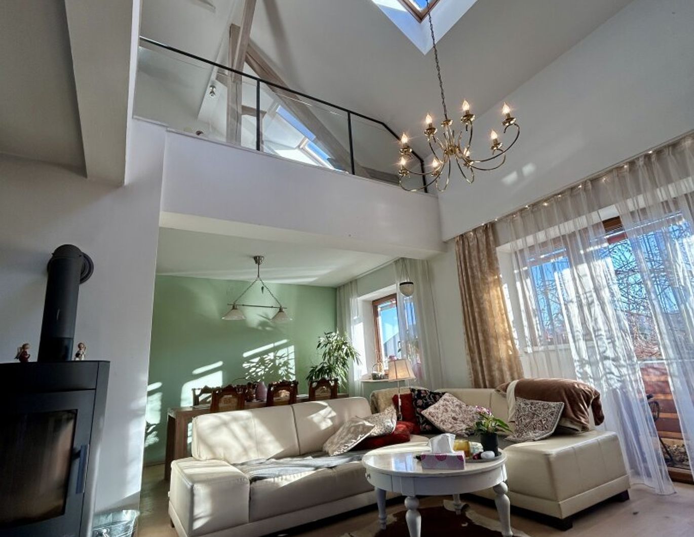 TRAUMHAFTES EINFAMILIENHAUS in Wilfersdorf! Ca. 198 m² Wohnfläche, Garten - Terrasse & Garage!