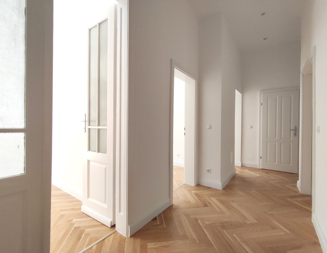 Moderne 3-Zimmer Wohnung mit Altbaucharme! Hochwertige Ausstattung und ideale Anbindung - Nähe U1 Südtiroler Platz!